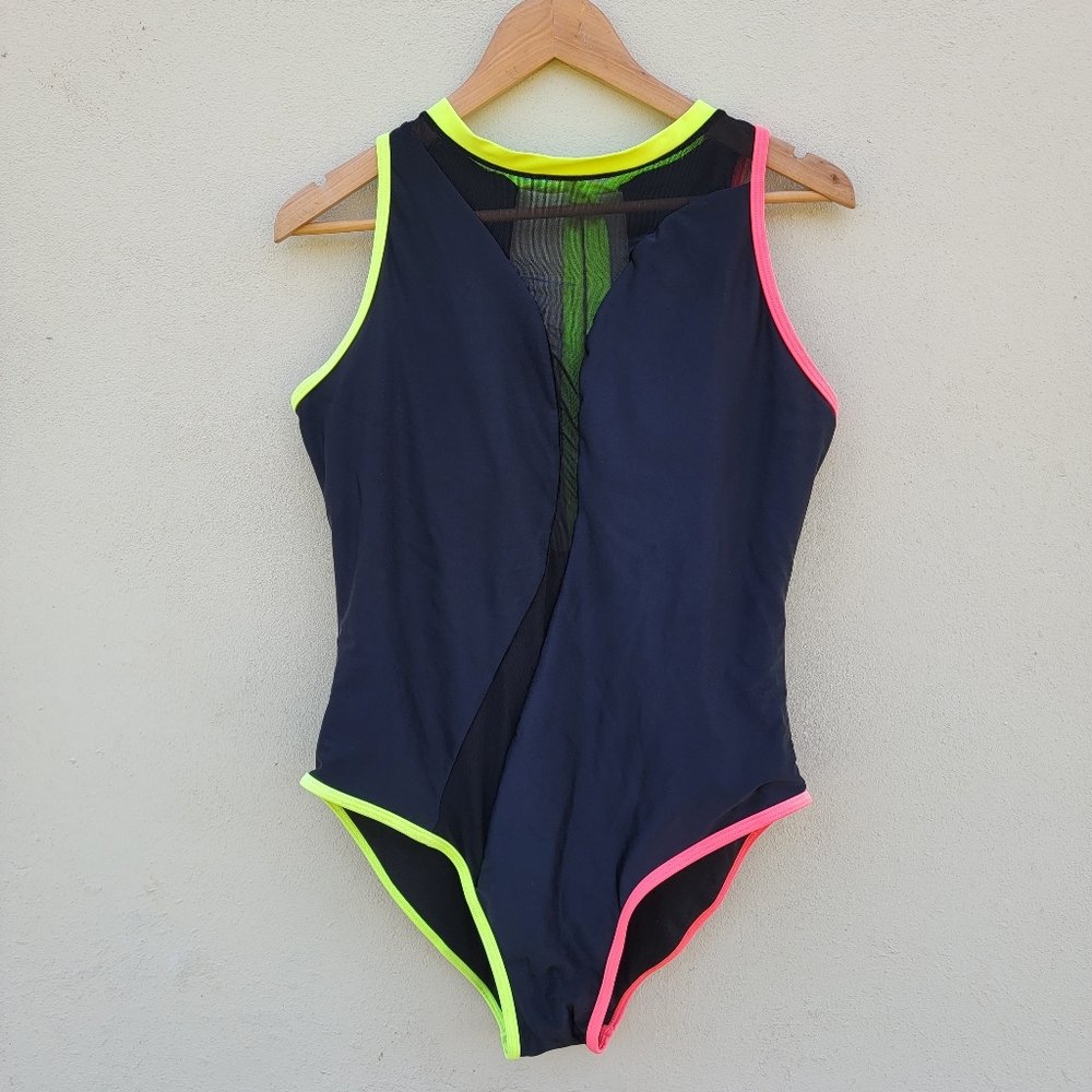 SHEIN plus size one-piece Neon Nwot. 🛍